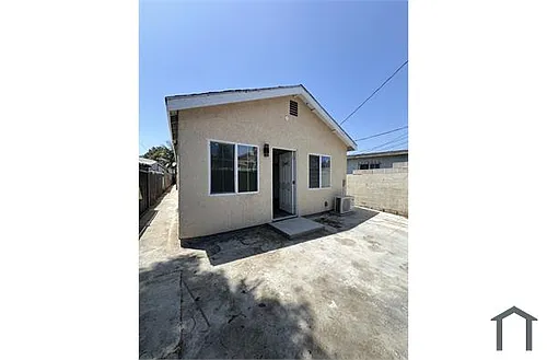 10944 1/2 Hickory St Photo 1