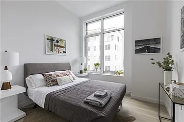 Rented by New York Casas Ltd.