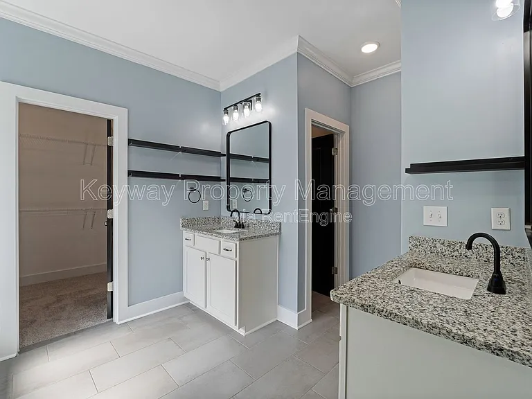 2217 Laurens St — Photo 13