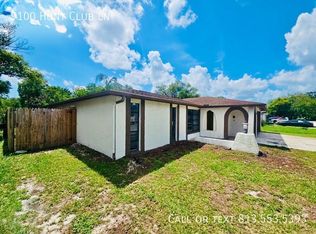 9100 Hunt Club Ln, Port Richey, FL 34668