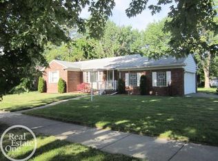 24311 Hayes Ave, Eastpointe, MI 48021