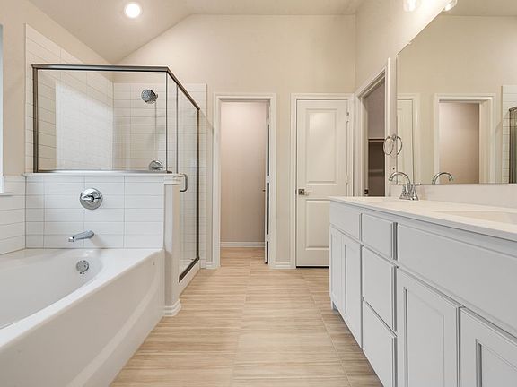 5th image of 257 Coronado Ct
