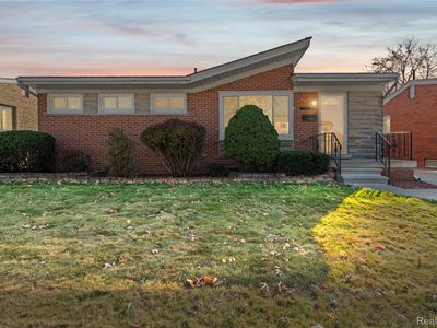 21430 Lakebreeze St, Saint Clair Shores, MI, 48082