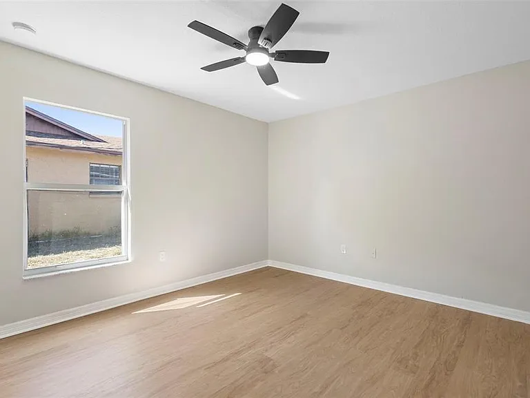 1227 Tivoli Dr — Photo 24