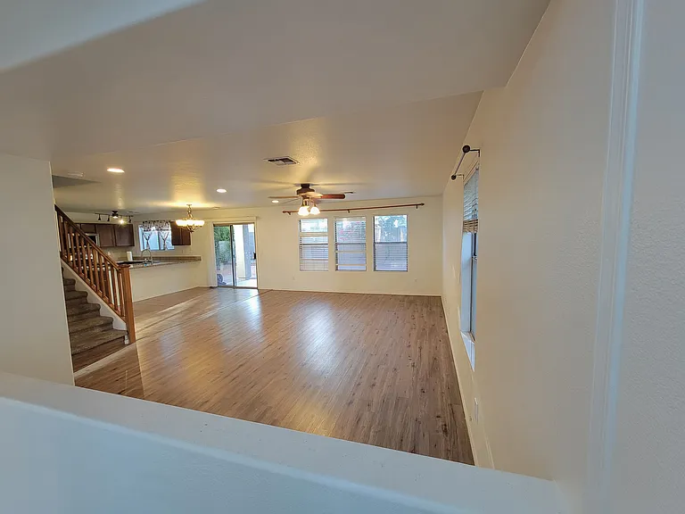 1289 E Clifton Ave — Photo 4
