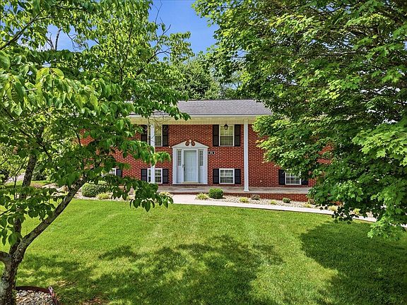 4th image of 294 Flemings Dr