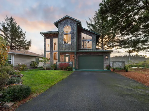 9210 Trout Pl, Gleneden Beach, OR 97388