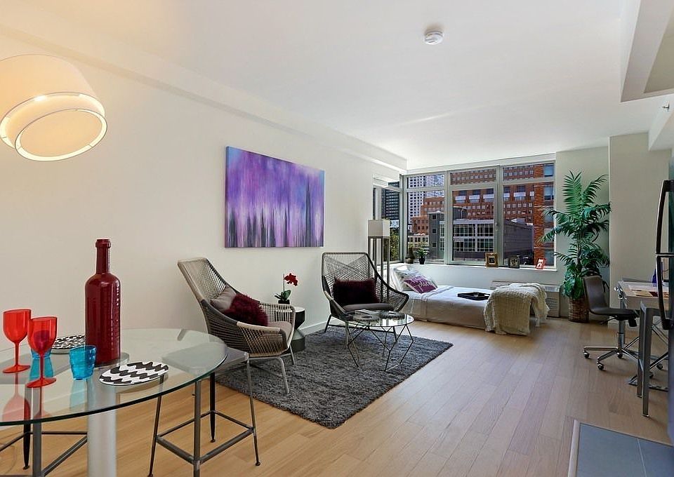 1st image of 180 Myrtle Ave APT 4P
