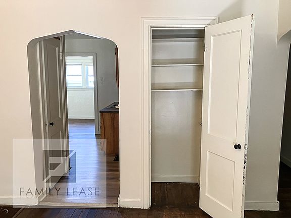 5th image of 440 E Pierson Ave