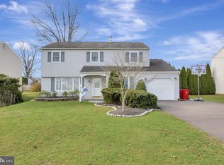 532 Ivyland Rd, Warminster, PA 18974