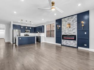 5905 W Corcoran Pl #2, Chicago, IL