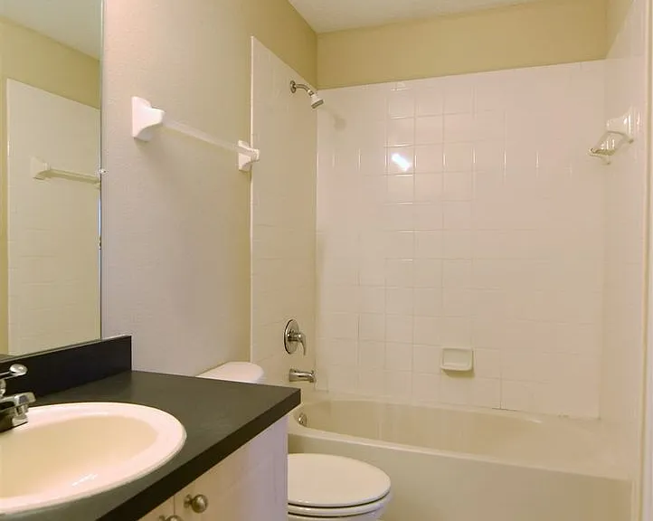 1066 Dolphin Dr — Photo 15