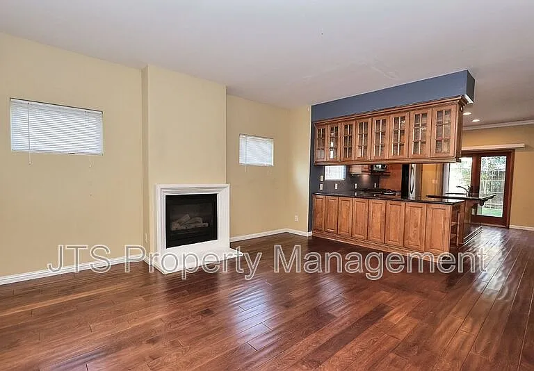 3657 24th St — Photo 7