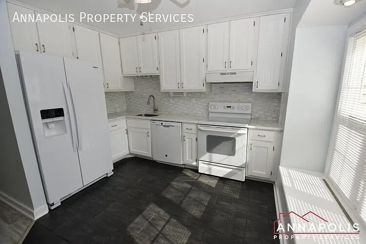 1438 harwick court — Photo 3