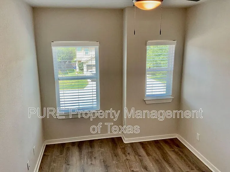 3301 Elija St #B — Photo 15