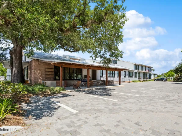 301 S Toulme St #107, Bay Saint Louis, MS 39520