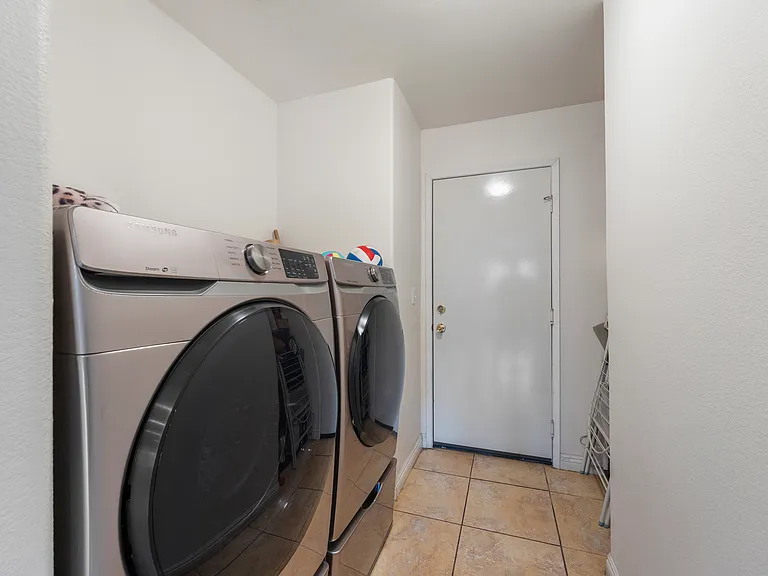 6393 Shorthorn Dr — Photo 11
