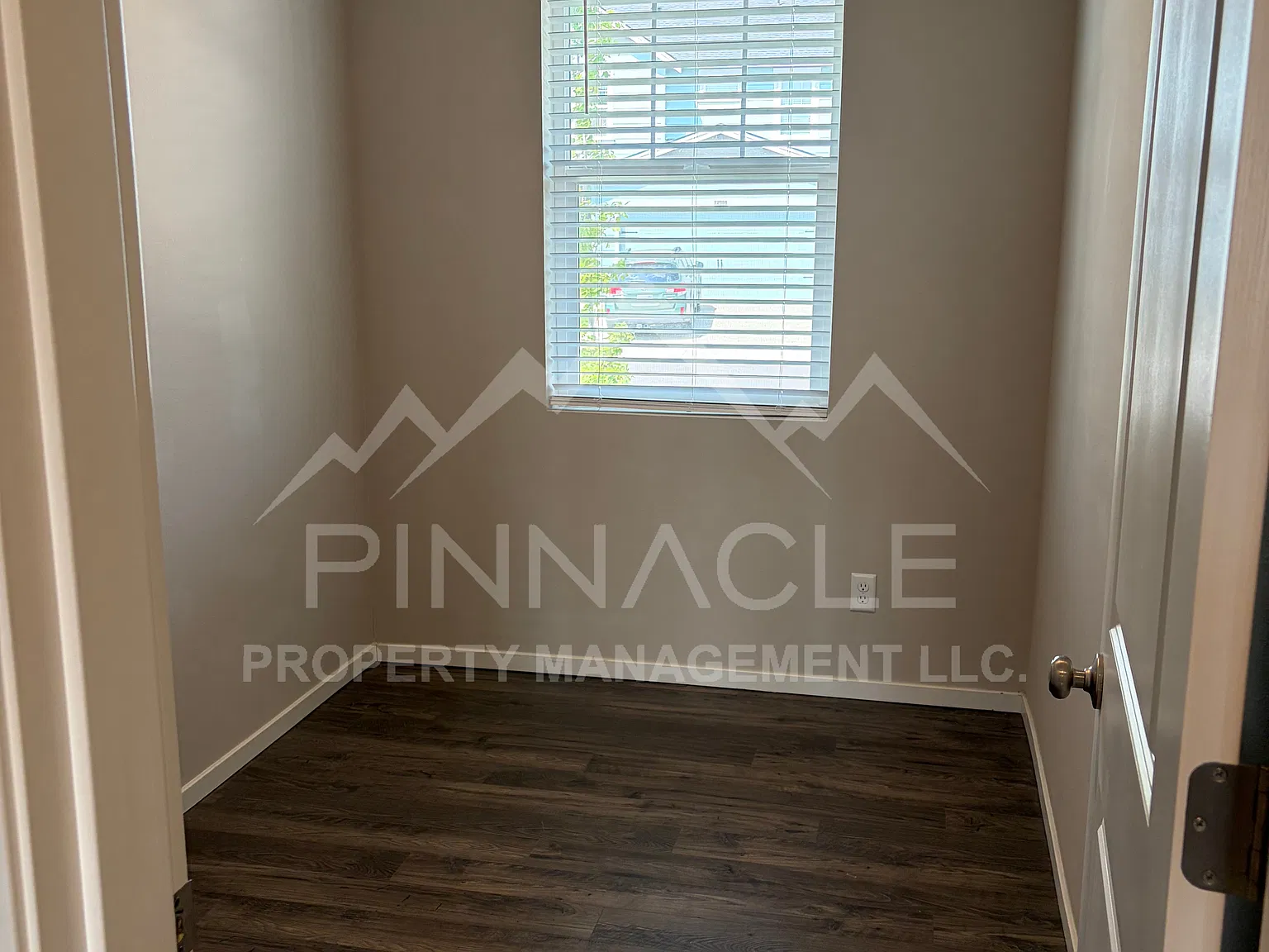 4 bed, 2.5 bath, 1860 sqft, $2,700 — Photo 4