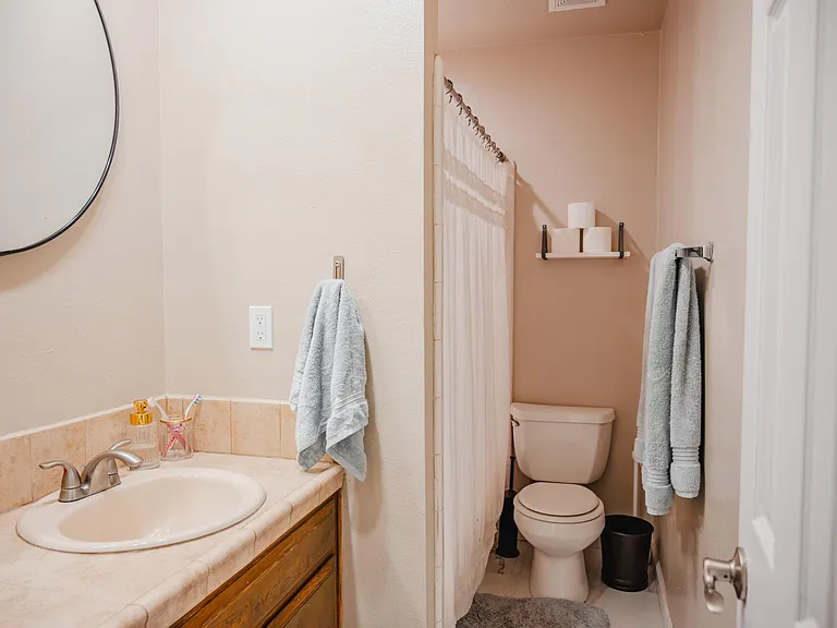 Megan Court Apartments — Photo 11