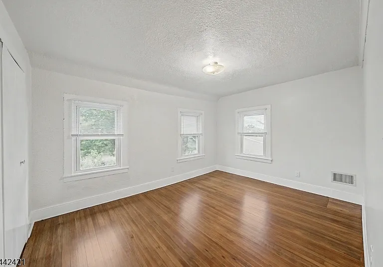 242 W Hanover Ave — Photo 13