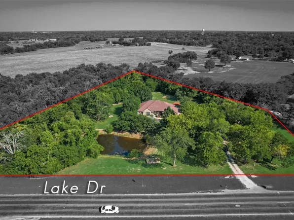 700 Lake Dr, Wills Point, TX 75169