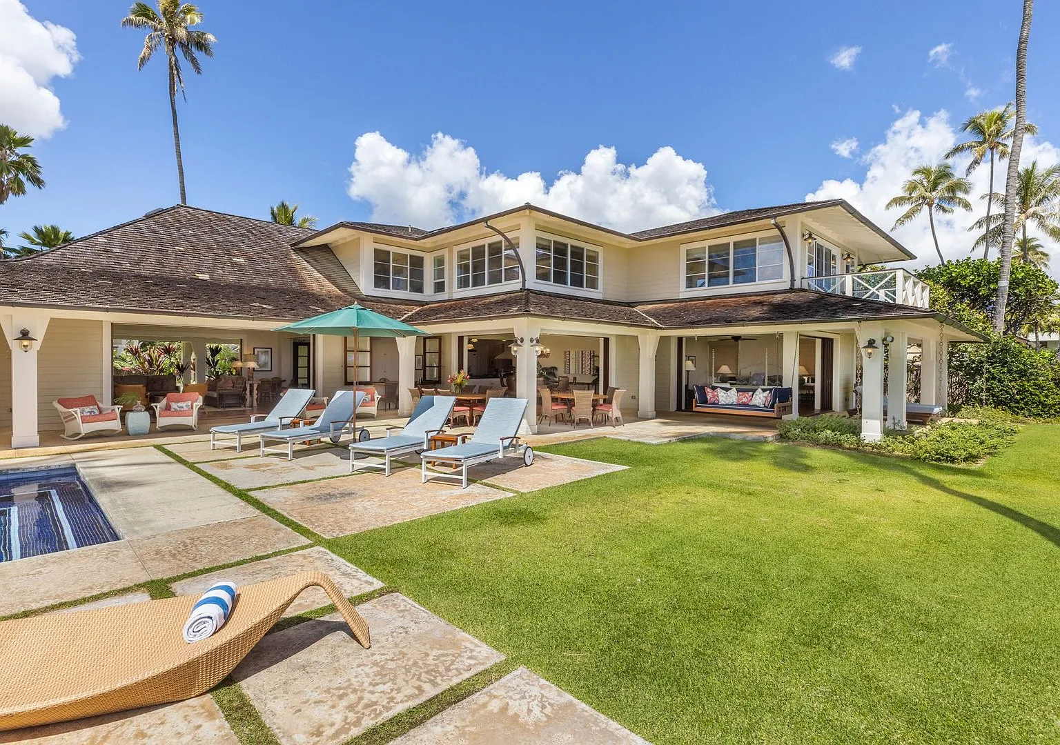 Private 7bdrm Beachfront Home w/Carriage House & Pool! Kahala Beachside Estate — Photo 3