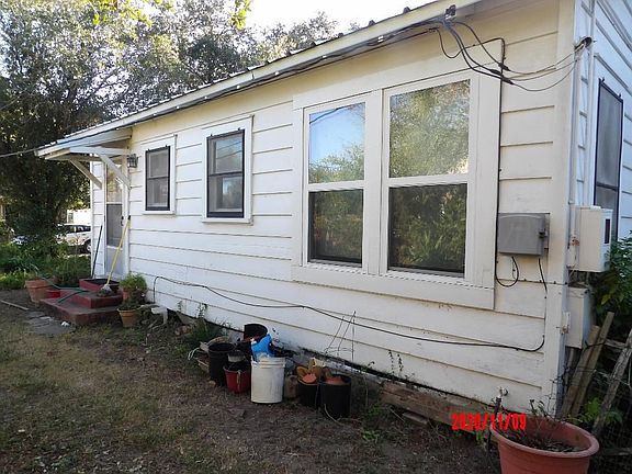 5th image of 807 E Hutchinson St