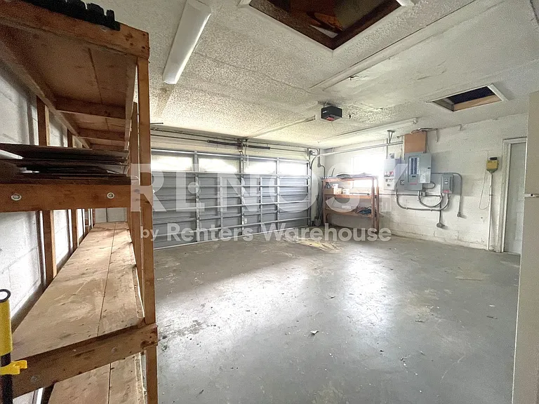 802 Embassy Rd — Photo 30