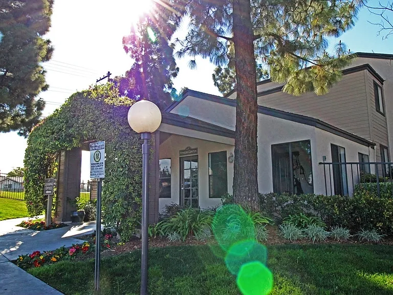 Stonewood Apartments — Photo 5