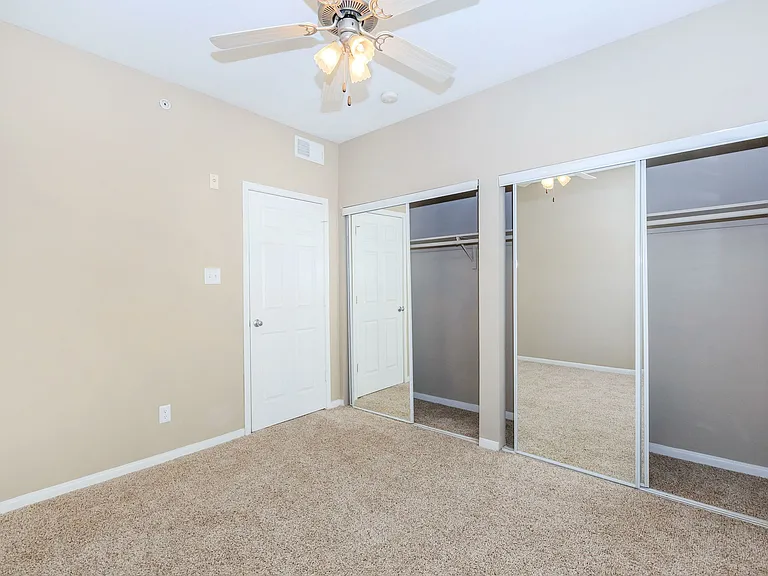 Park Hill Apartments — Photo 11