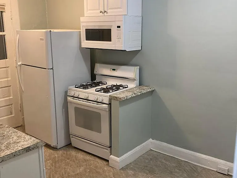 1136 N Virginia Ave NE #1 — Photo 8