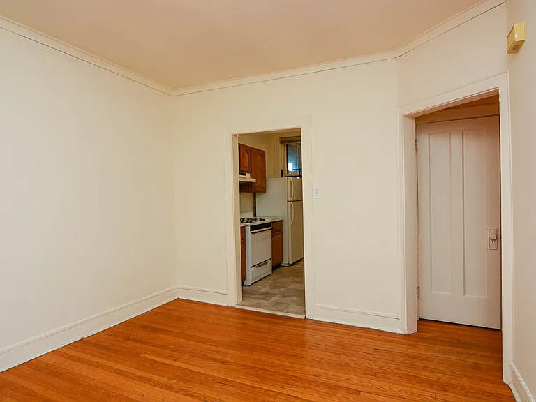 4873 N Talman Ave #3 — Photo 7