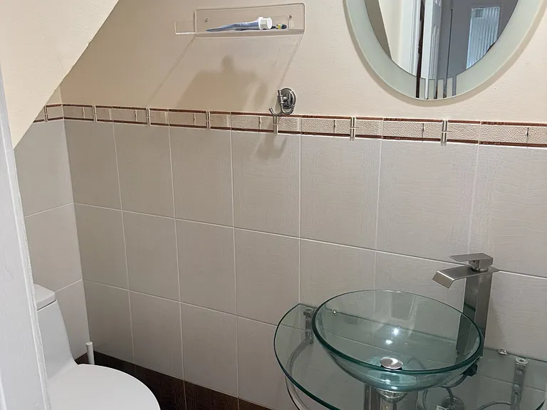 Bathroom1