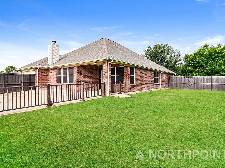 1204 Lost Valley Dr — Photo 15