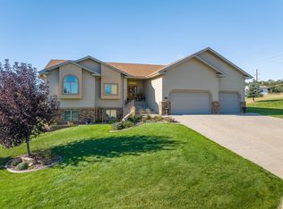 653 Enchantment Rd, Rapid City, SD 57701