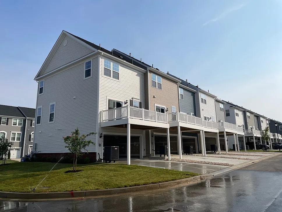 3 bed, 1700 sqft, $3,000 — Photo 3