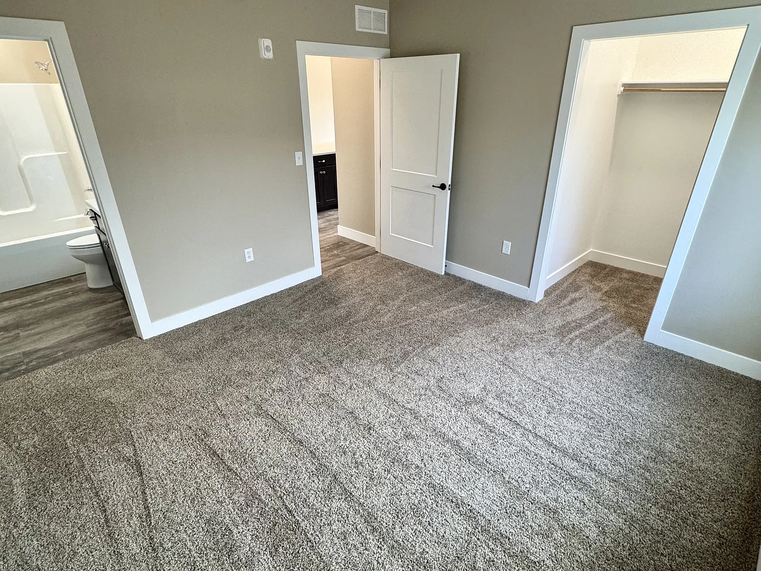 8781 Lexington Avenue - 26 — Photo 3