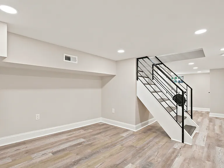 4861 Umbria St — Photo 8
