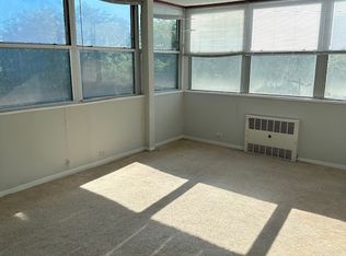 510 Sheridan Rd #2B, Evanston, IL 60202