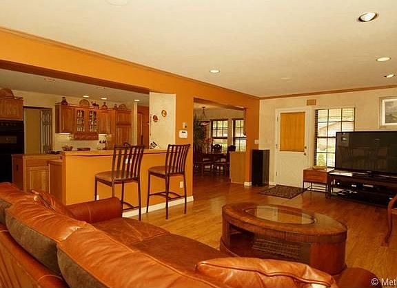 5th image of 4146 S Wolff St