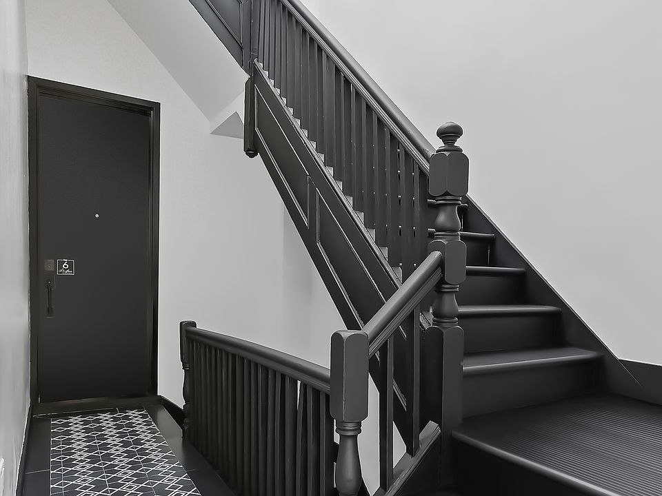 1st image of 51 5th Ave #5