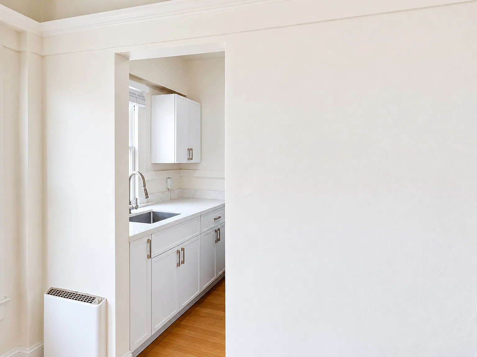 Cozy Lower Nob Hill Studio | Pet Friendly & Convenient City Location — Photo 3