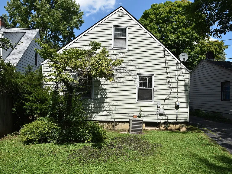 263 E Beechwold Blvd — Photo 19