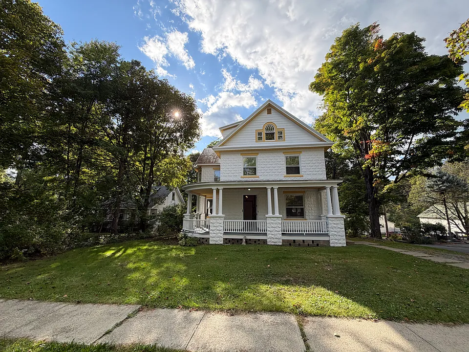 22 Maple Ave #3