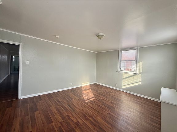 4th image of 1715 Snyder Ave #3