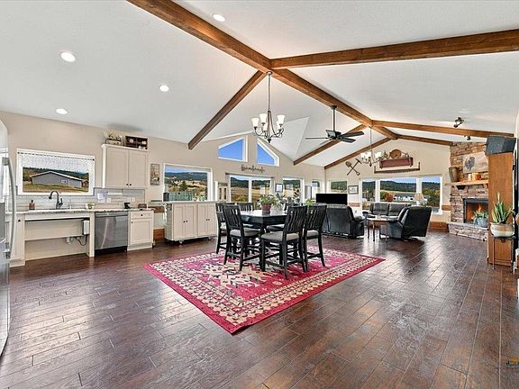 2nd image of 1817 Country Oaks Ln