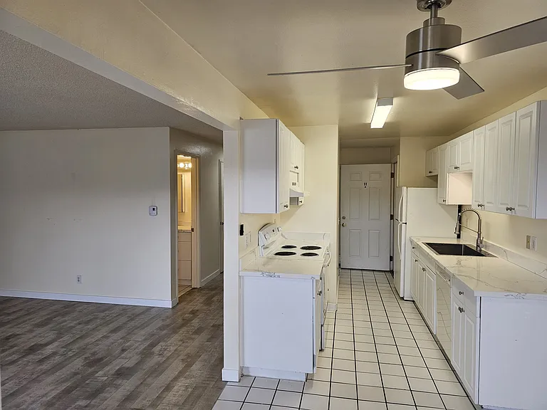 8046 NE Bothell Way #11 — Photo 4