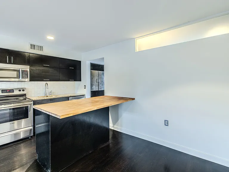 904 West Ave #204 — Photo 7