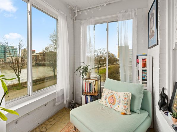 22 Emmet St #21