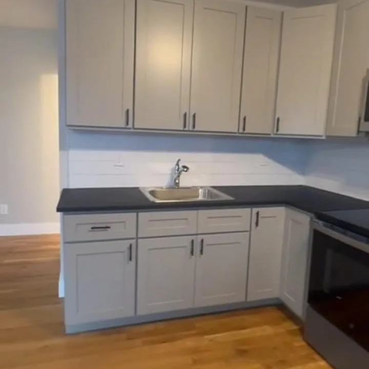 980 Hancock Ave #2R